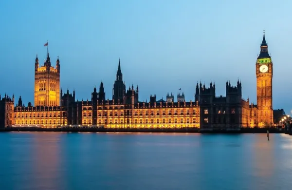 V britanskem parlamentu odkrili skrivni hodnik
