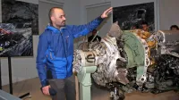 Gonilna sila zahtevnega arheološkega podviga je bil dr.  Andrej Gaspari, ki ima največ zaslug za to,  da ostanki letala niso 
več skriti v tleh ljubljanskega barja. 



