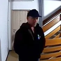 Nova taktika vlomilcev - vrata in podboj povežejo z nitko