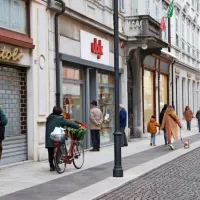 Goriške ulice niso bile včeraj prav nič drugačne kot na katerikoli 
ponedeljek v letu. 