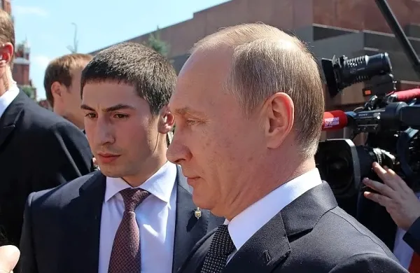 Vladimir Putin je predlagal vpis Boga in heteroseksualnega zakona 
v ustavo.