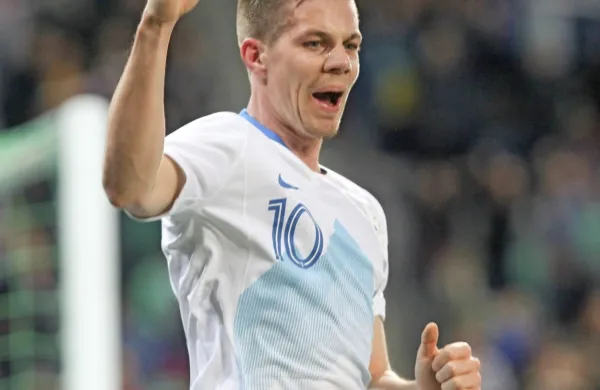  Miha Zajc se je pri Fenerbahčeju  konec tedna razveselil prvega 
letošnjega zadetka, konec meseca pa se bo v slovenskem dresu 
srečal s turškimi znanci.   