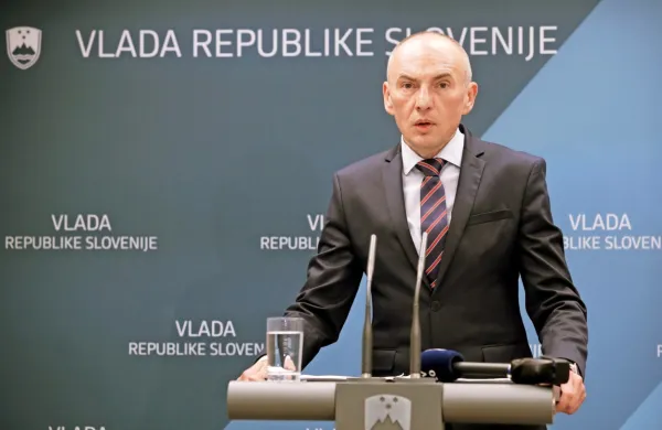 Minister za zdravje Aleš Šabeder