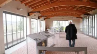V zdaj zastekljenem paviljonu na grajskem dvorišču bodo Brici 
predstavljali vse svoje pridelke. V prostorih  nekdanjega TIC pa bo 
degustacijski center rebul. 