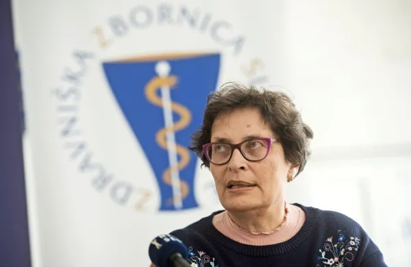 Predsednica zdravniške zbornice Zdenka Čebašek-Travnik