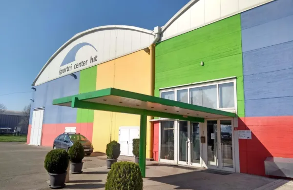 ŠC Hit so čez noč zaprli, zadeve naj bi se v nekaj dneh uredile, 
zagotavljajo odgovorni. 