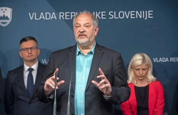 Vodja konzularne službe na zunanjem ministrstvu Andrej Šter