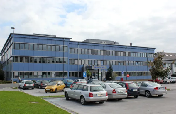 V Zdravstvenem domu (ZD) Postojna bodo zaradi epidemioloških 
razmer od ponedeljka do 31. marca prilagodili izvajanje dejavnosti 
za bolnike.