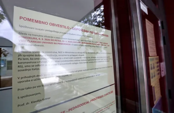 Vrtci in šole začasno zapirajo vrata v ponedeljek, Univerza na 
Primorskem in Univerza v Ljubljani sta to že storili.