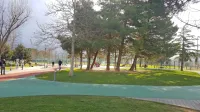 V športnem parku Bonifika za opravljanje gostinske dejavnosti 
oddajajo to parcelo.