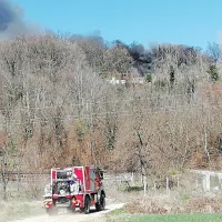 Zagorela plastika ob stanovanjski hi&scaron;i na Vogrskem