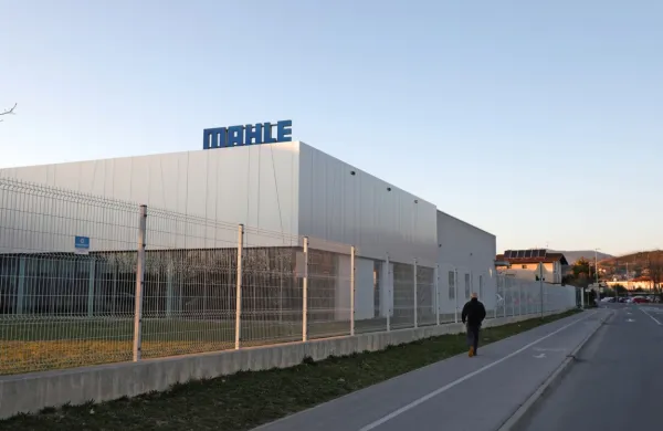 V podjetju Mahle, kjer so minuli teden potrdili primer okužbe s 
koronovirusom,  ne razmišljajo o začasni zaustavitvi proizvodnje. 