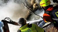 60-letnemu domačinu je med kurjenjem ogenj ušel izpod nadzora 
v bližnji gozd, kjer je  imel  že  več  časa  shranjene  kupe  odpadnih  
poliuretanskih plošč s pročelja šempetrske bolnišnice.