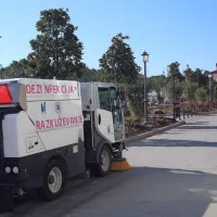 V Izoli razkužujejo javne povr&scaron;ine