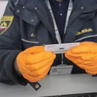 Policisti morajo  uporabljati zaščitno opremo.