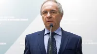 Minister za notranje zadeve Aleš Hojs je med drugim pojasnil, da 
župani nimajo pristojnosti določati izjem v odloku, lahko pa 
opredelijo, kako se posamezen člen odloka izvaja.