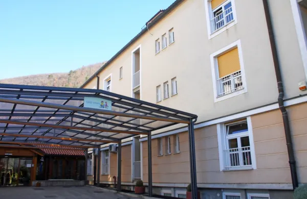V matični enoti Cirius Vipava zagotavljajo varstvo enemu učencu, 
ki potrebuje zahtevno nego, ostali so  doma.