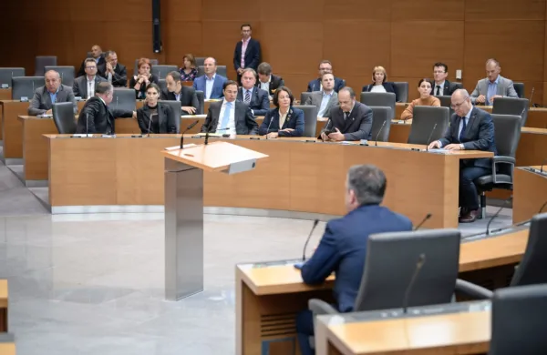Sprejet prvi paket ukrepov za pomoč gospodarstvu