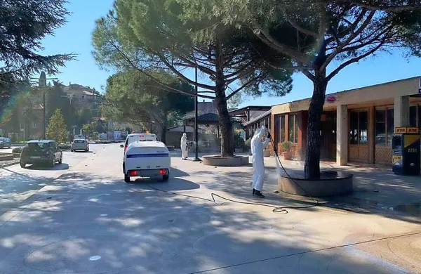 Razkuževanje promenade v Portorožu