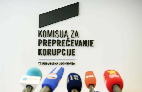 Uprava za javna naročila bo v torek objavila manjkajoče podatke