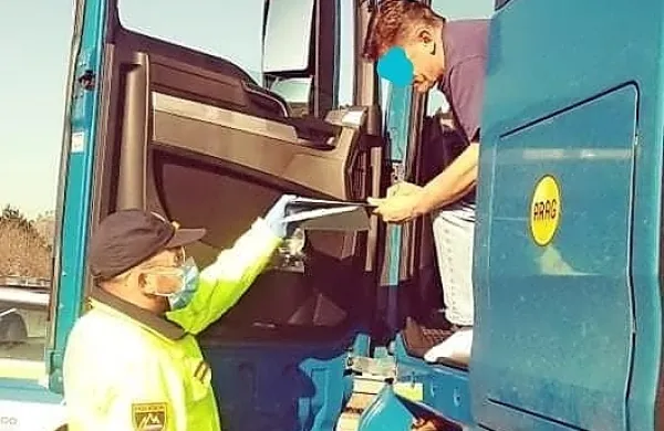 Prometni policisti so nadzirali voznike tovornih vozil in  enega 
zaradi kršenja prepovedi prehitevanja po avtocesti oglobili s 300 
evri. 