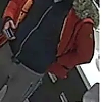 Policija prosi za pomoč pri iskanju tatov bančne kartice