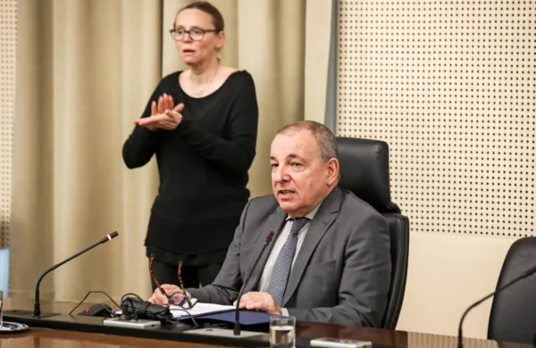 Finančni minister Andrej Šircelj je zagotovil, da  viri za financiranje 
ukrepov obstajajo in so realni ter zanesljivi.