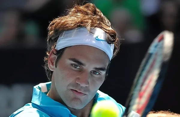 Švicarski teniški as Roger Federer se je pridružil slavnim športnikom, ki zadnje dni del svojih zaslužkov namenjajo boju proti 
pandemiji koronavirusa v svetu.