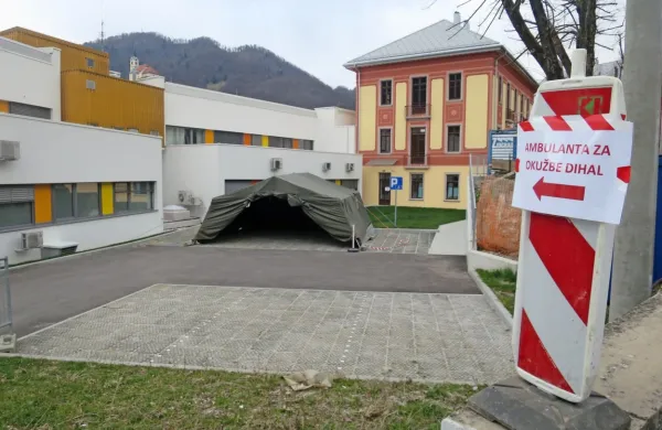 Minuli teden dodana vstopna točka v Idriji, v novem centru za 
krepitev zdravja  ločena od ostalih ambulant, ostaja.