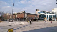 Običajnega vrveža na Bevkovem trgu v Novi Gorici ni ne med 
tednom ne med vikendi. 