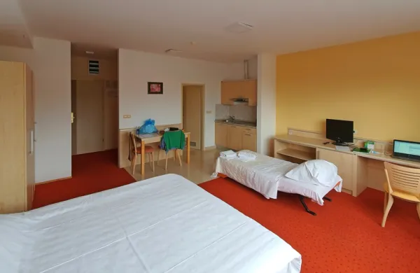 Ena od sob v hotelu Epic, kjer so nastanjene osebe v karanteni