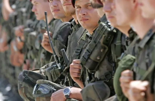 Pripadniki Slovenske vojske najbrž ne bodo v kratkem dobili 
dodatnih pooblastil za varovanje meje.