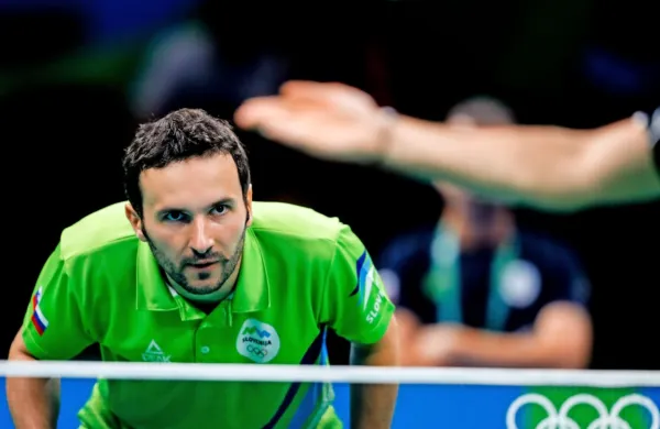 Mednarodna namiznoteniška zveza od Moka v olimpijskem ciklu 
prejme 17 milijonov evrov. Na fotografiji je primorski olimpijec 
Bojan Tokić.