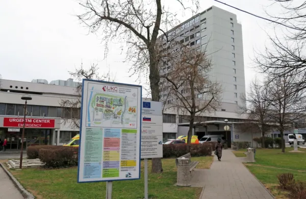 Prve smrti zaradi covida-19 tudi v UKC Maribor