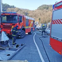 V Batujah so požar dokončno pogasili gasilci PGD Selo in GRC 
Ajdovščina.