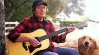 Z domačega dvorišča se je oglasil tudi John Fogerty, nekdaj prvi mož benda  Creedence Clearwater Revival. 