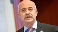 25 epidemiologov Nacionalnega inštituta za javno zdravje je v 
pismu podprlo v. d. direktorja Ivana Eržena.