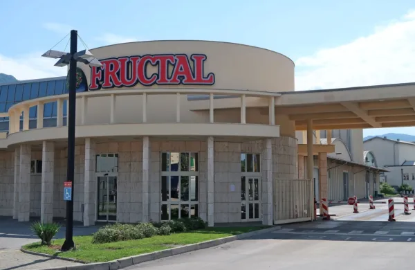 Fructal državi doniral 20.000 litrov etilnega alkohola za pripravo razkužil