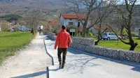 Na cesti skozi Poreče bodo asfaltirali le razkopani del cestišča.  