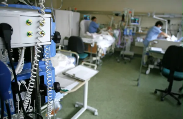 Vsi doslej umrli s covidom-19 v ljubljanskem UKC starej&scaron;i od 60 let