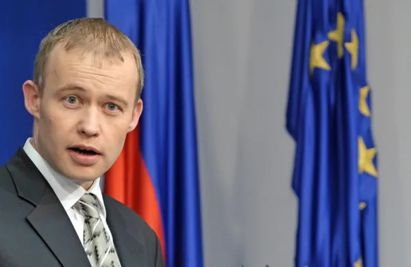Predloge delovnih skupin bo preučila vladna svetovalna skupina 
pod vodstvom Mateja Lahovnika.