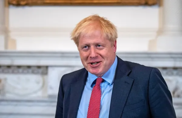 Britanskega premierja Borisa Johnsona so po tednu dni danes 
odpustili iz bolnišnice.