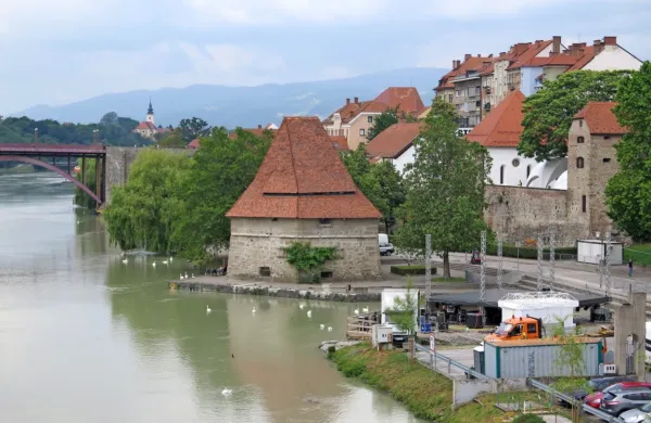  Ni jasno, kdaj bodo odri, stojnice in obiskovalci spet napolnili mariborski Lent.  
