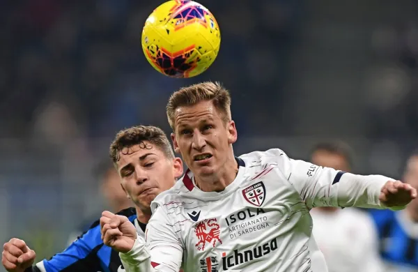 Valter Birsa v dresu Cagliarija