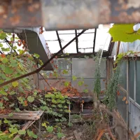 Neuporaben steklenjak