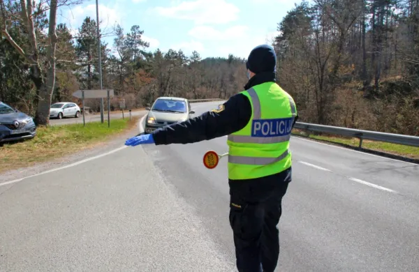Predlogi za kazni, ki jih je zdravstvenemu inšpektoratu posredovala policija, so še v postopku.