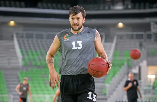 Med petimi igralci, ki so za zdaj odšli iz Olimpije, je tudi Andrija 
Stipanović.