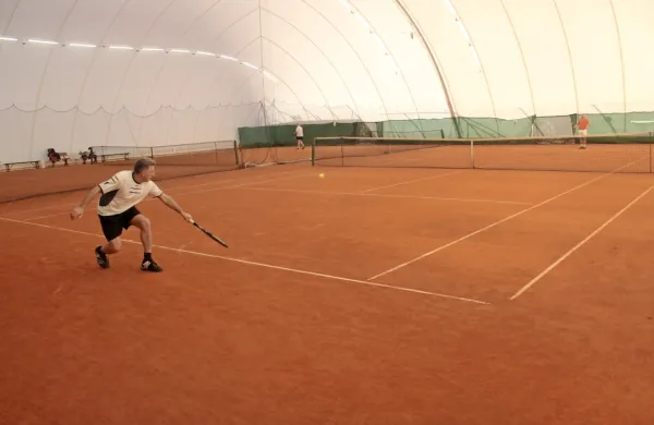 Novogoriški tenis bi v kratkem najbolj potreboval še en balon z 
dvema igriščema.