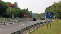 Če ne bo zapletov z izborom izvajalca, bodo avgusta začeli 
obnavljati vipavsko hitro cesto med Selom in priključkom Vogrsko. 