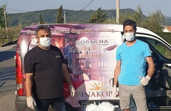 Velikonočni paketi z maskami in rokavicami